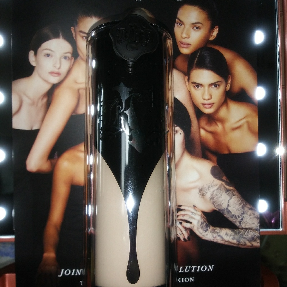 @akchica Sold 54 medium neutral